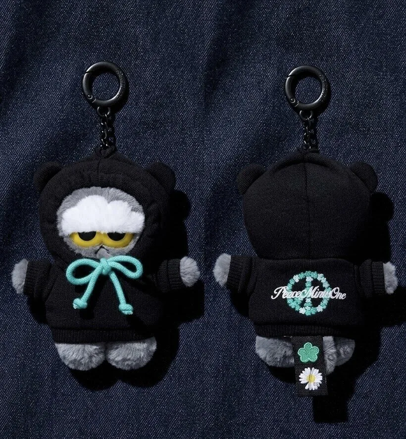 Zoa G-Dragon Peaceminusone x LINE Friend Plush Keyring 2026 Limited Edition 9 Zoa G-Dragon Peaceminusone x LINE Friend Plush Keyring 2026 Limited Edition